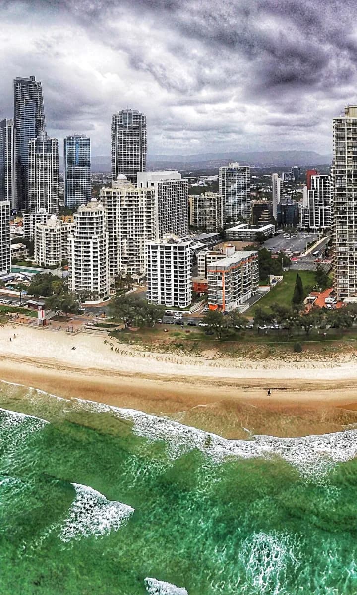 Surfers Paradise game background