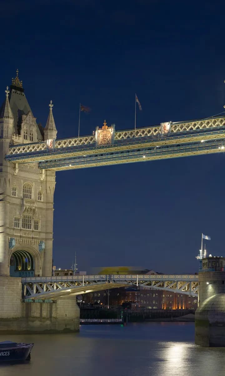 London Bridge game background